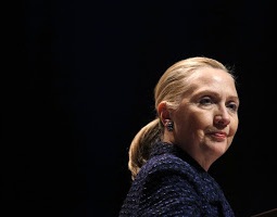 Hillary Clinton Dukung Pernikahan Sesama Jenis
